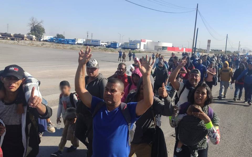 Migrantes avanzan en caravana por la regi n lagunera El Sol de